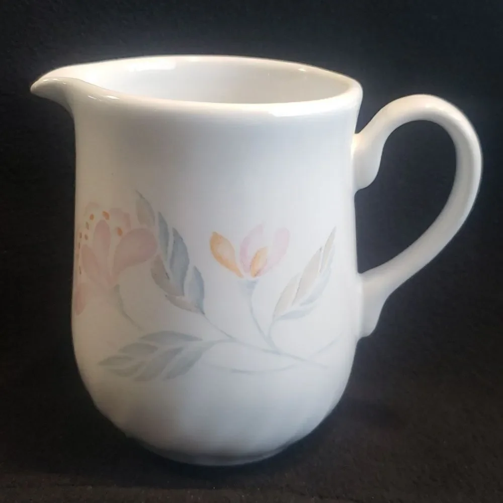 2 Pc Set Corelle Pink Trio Creamer and Gravy Boat